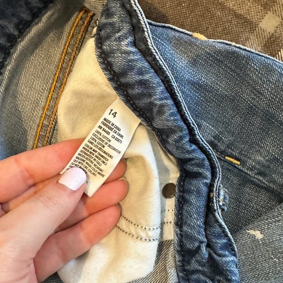 AMERICAN EAGLE Paint Splattered & Distressed Denim Shorts - Picture 4 of 4